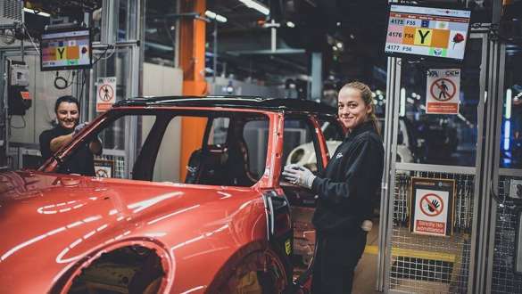 Oxford MINI Plant Tour – BMW Group iFACTORY EXPERIENCE